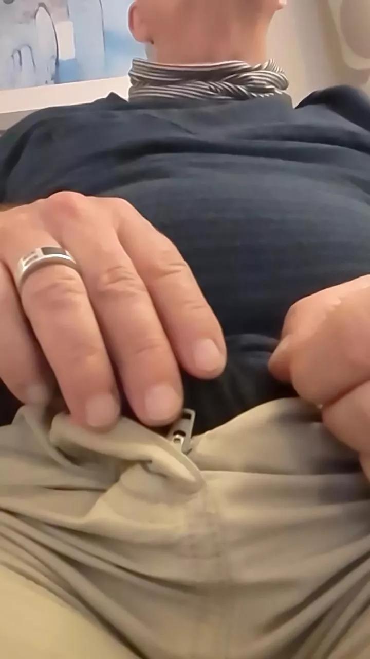 cheekeygeeza61 on Cam4 