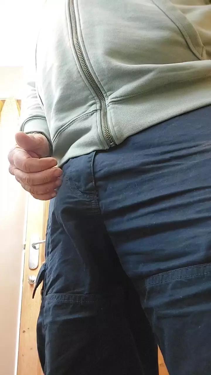 cheekeygeeza61 on Cam4 