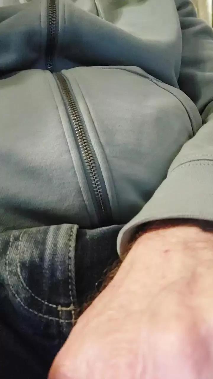 cheekeygeeza61 on Cam4 