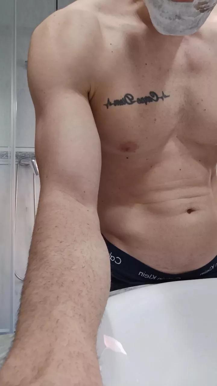 Chicogy992 on Cam4 