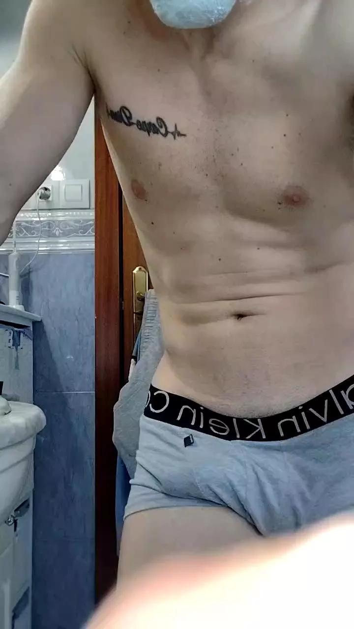 Chicogy992 on Cam4 