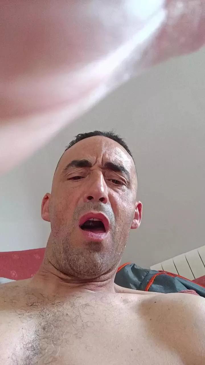 comilon77 on Cam4 