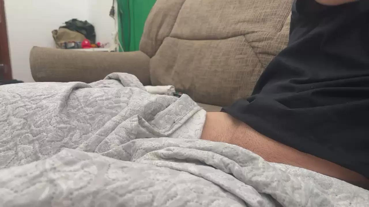 CuteHotBoy83 on Cam4 