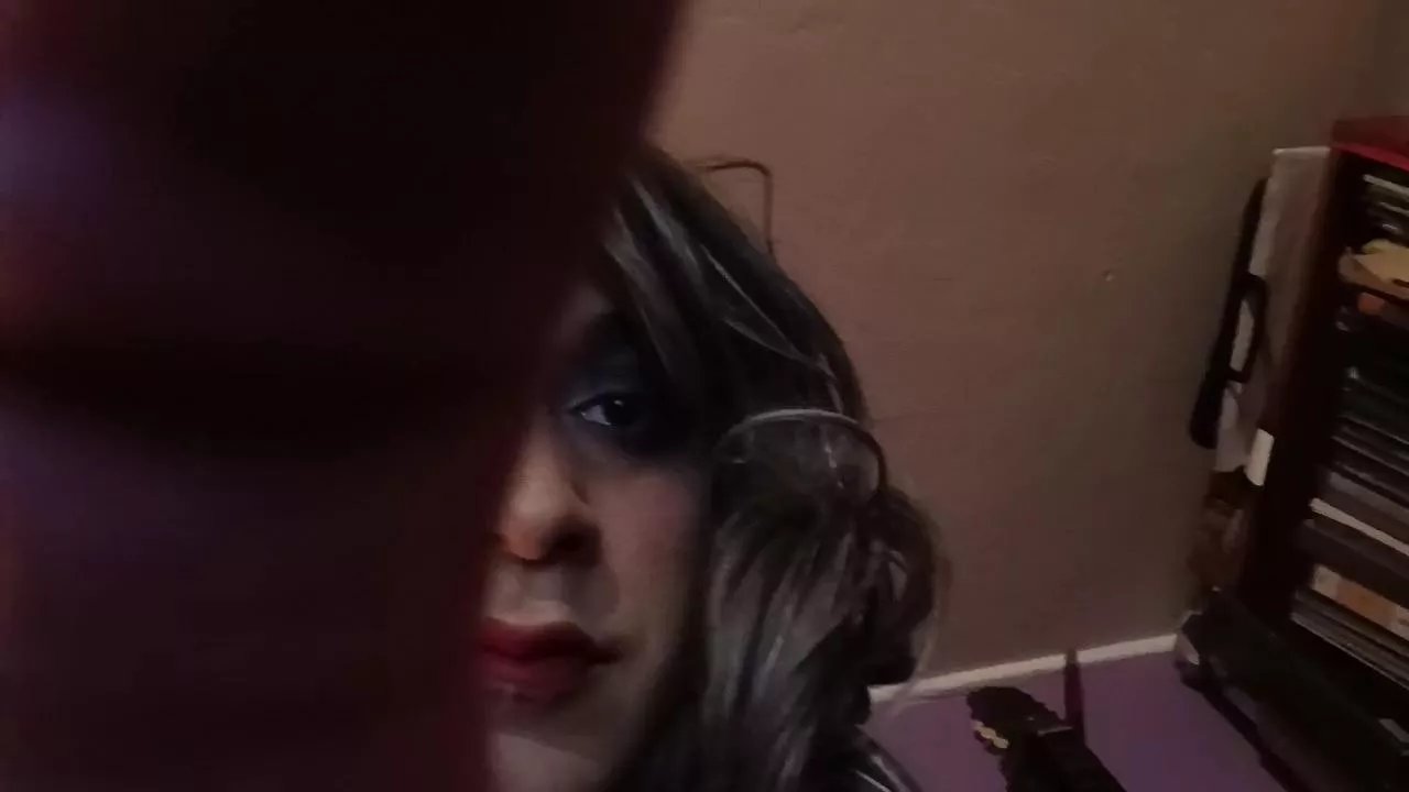 Offline DaniTama on Cam4