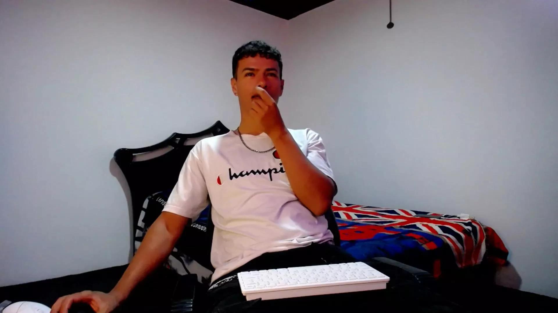 Deiby69 on Cam4 