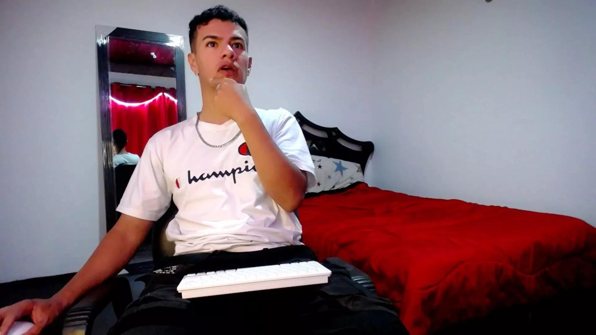 Deiby69 on Cam4 