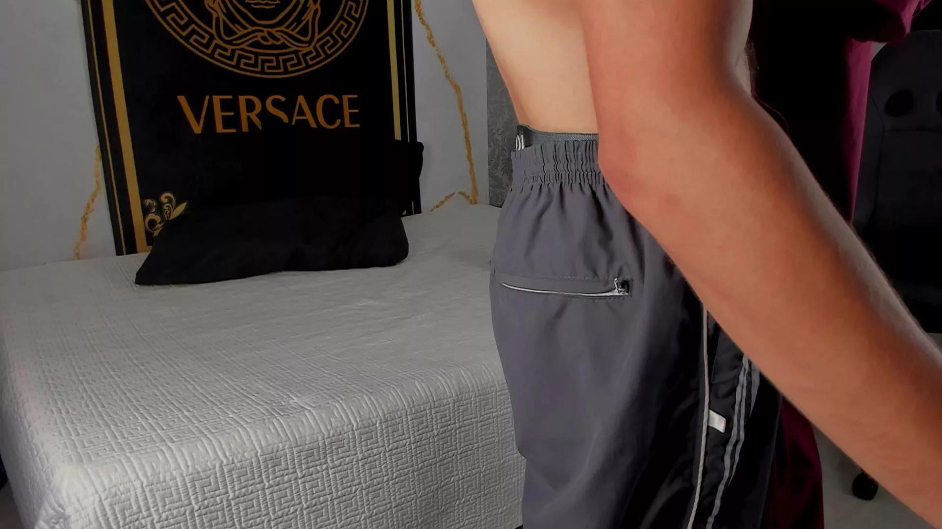 Desmon_Clark on Cam4 