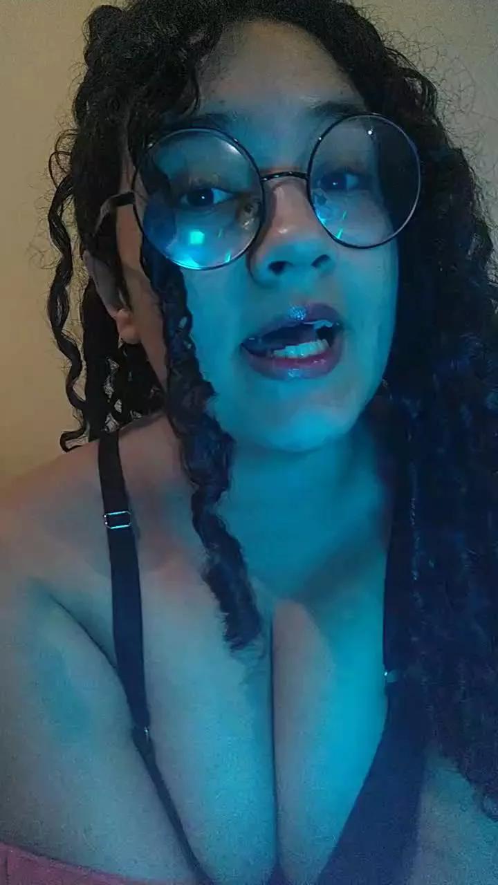 Deusa_Aster on Cam4 