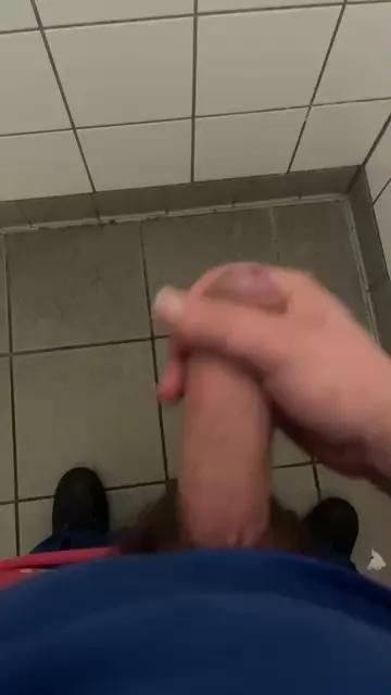 Dickersw02 on Cam4 