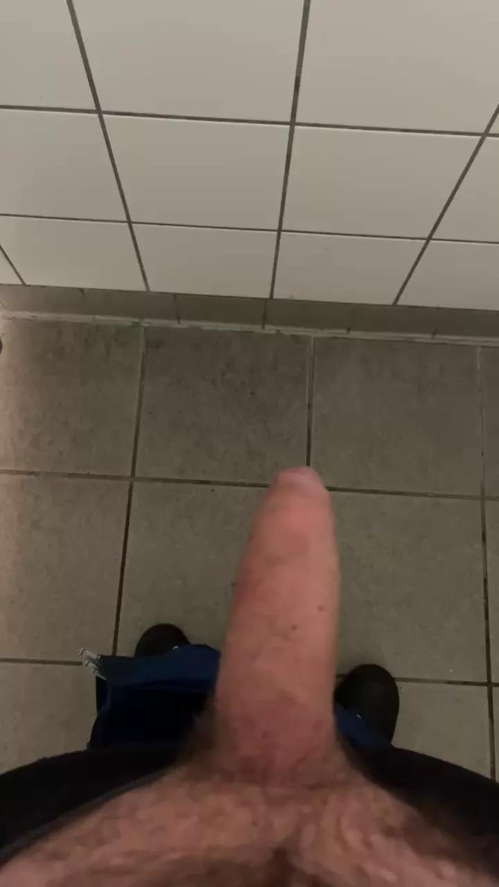 Dickersw02 on Cam4 