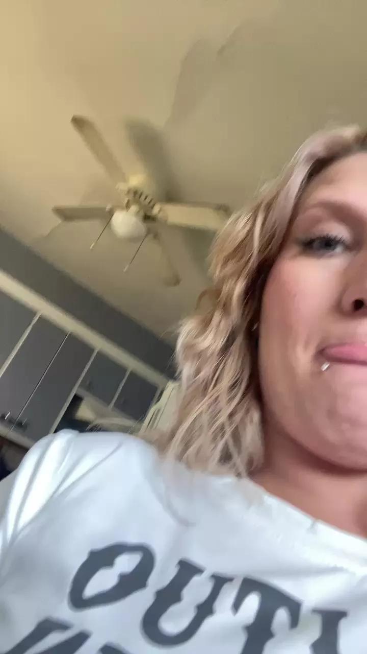 Dildoswgaggins on Cam4 