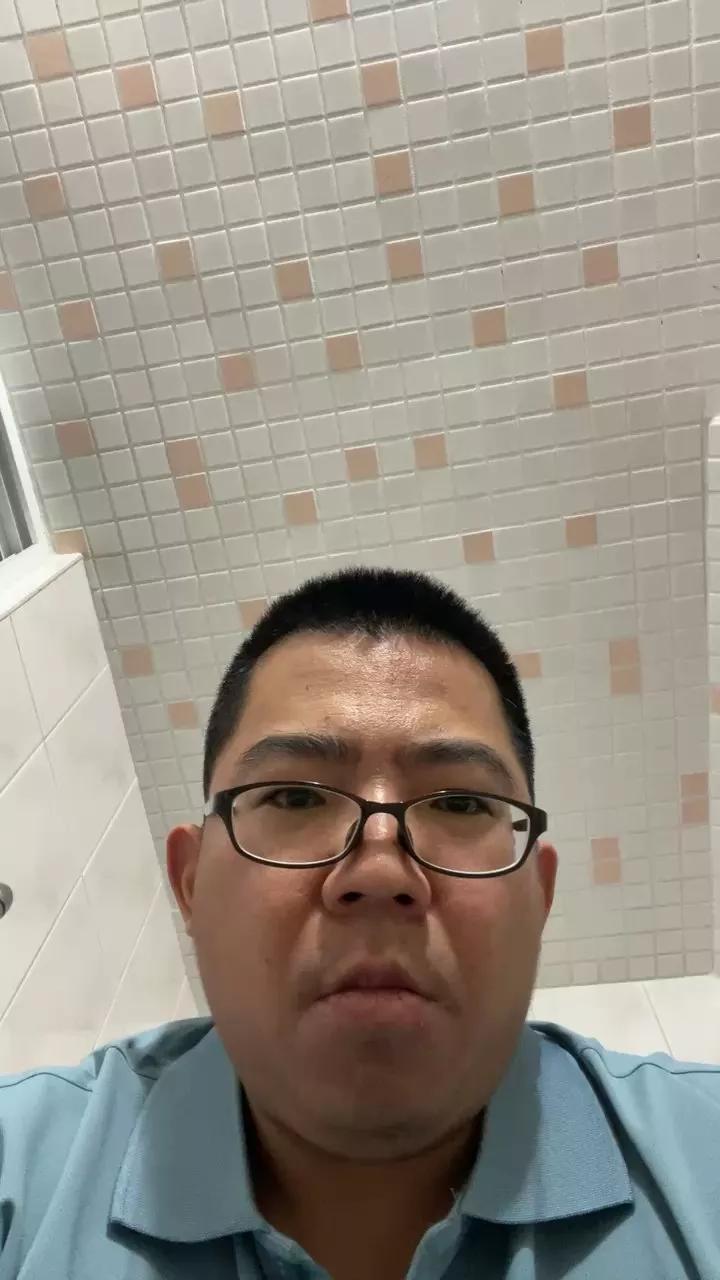 Edgemebear69 on Cam4 
