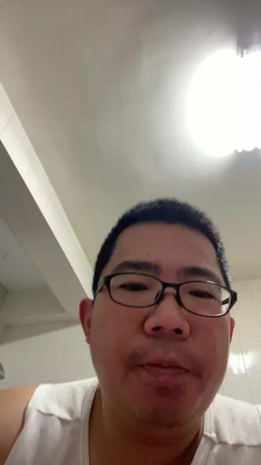Edgemebear69 on Cam4 