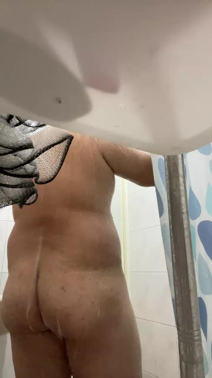 Edgemebear69 on Cam4 