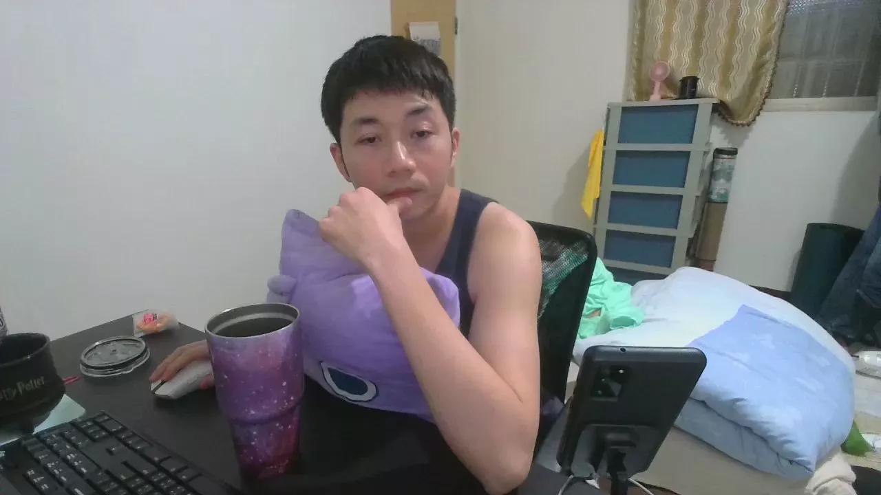 egg019763 on Cam4 