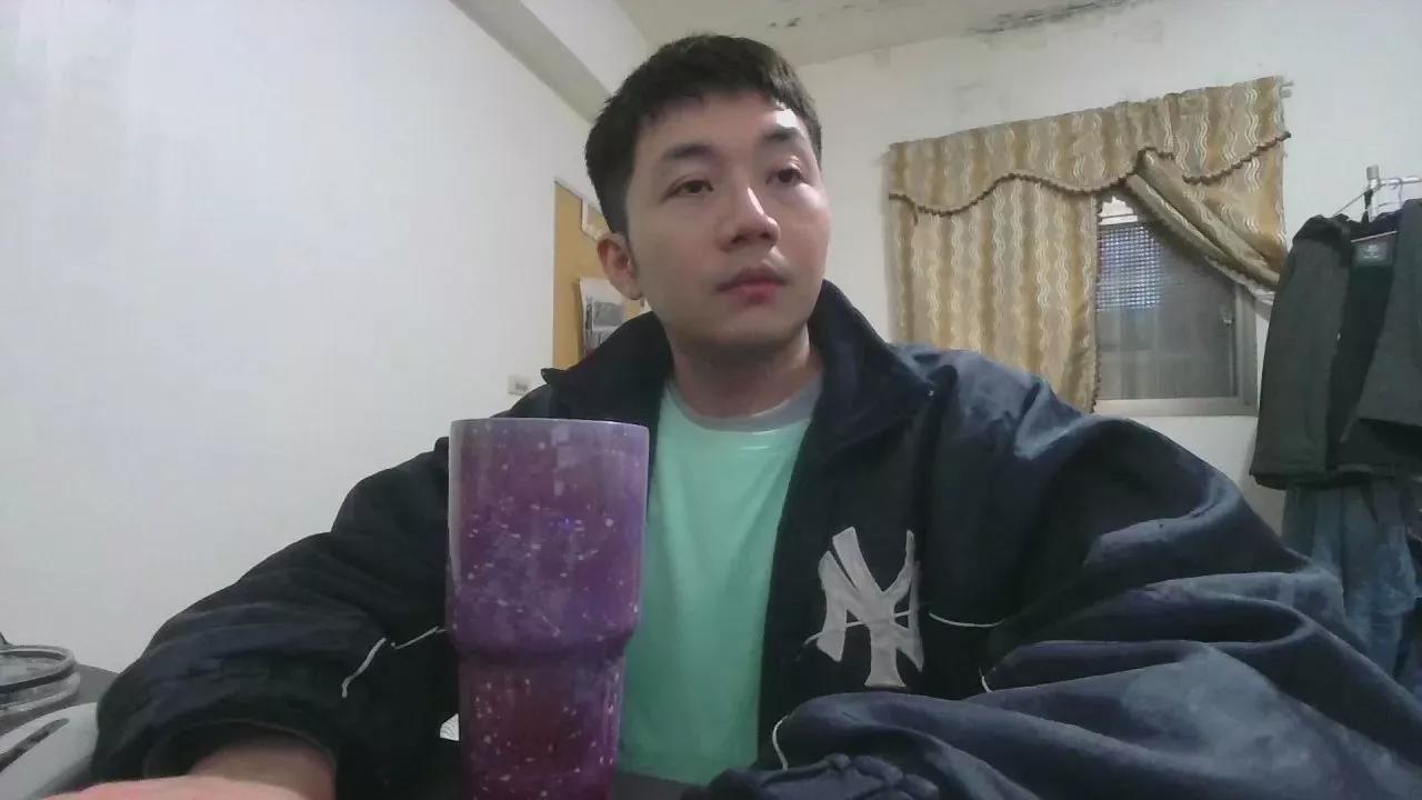 egg019763 on Cam4 