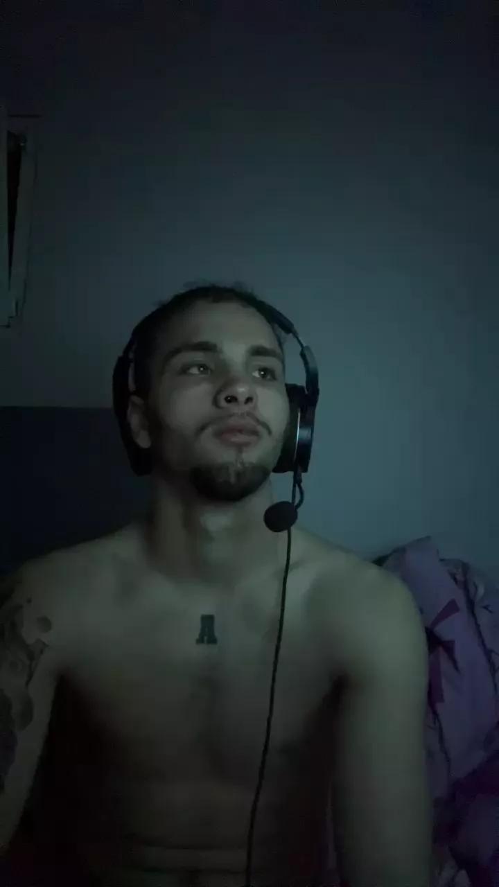 Elnene7777 on Cam4 