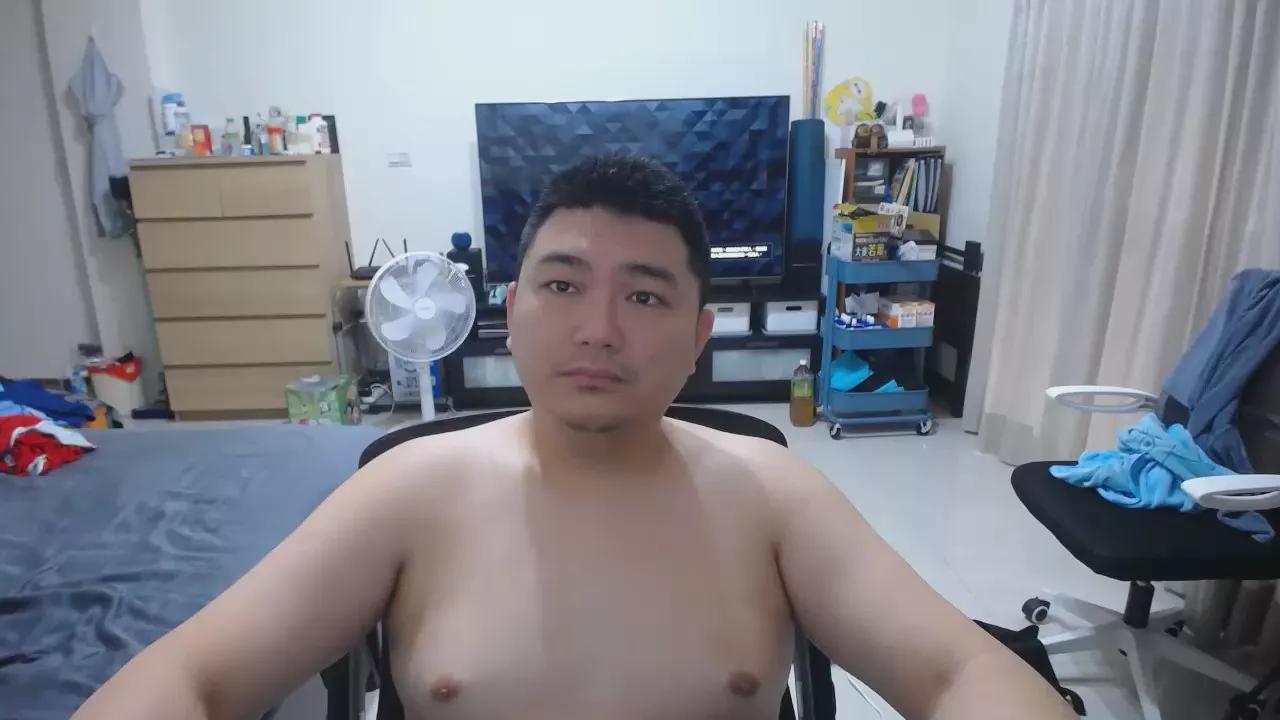 exposeddog on Cam4 