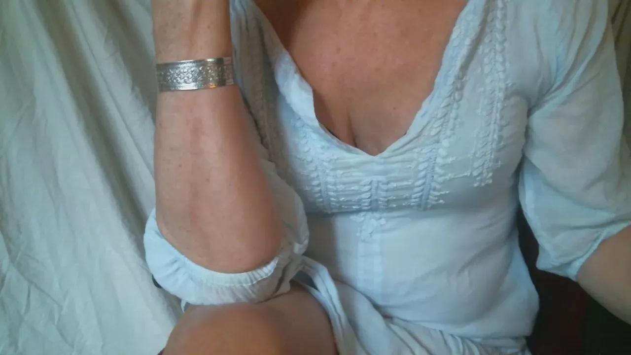 Femmarie on Cam4 