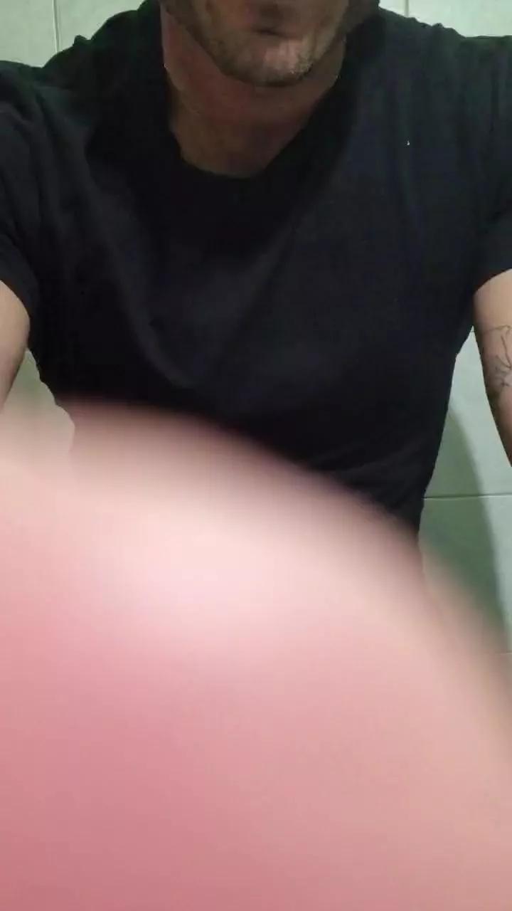 giovan2020 on Cam4 