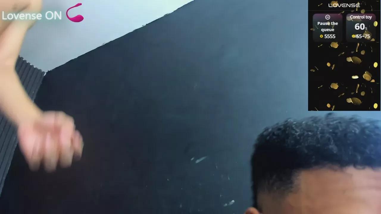 Gollden_dreams on Cam4 