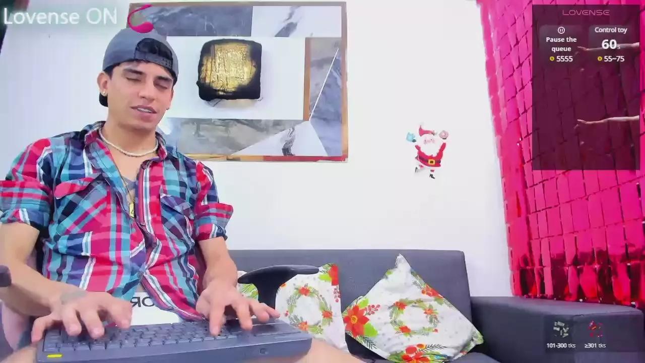 Gollden_dreams on Cam4 