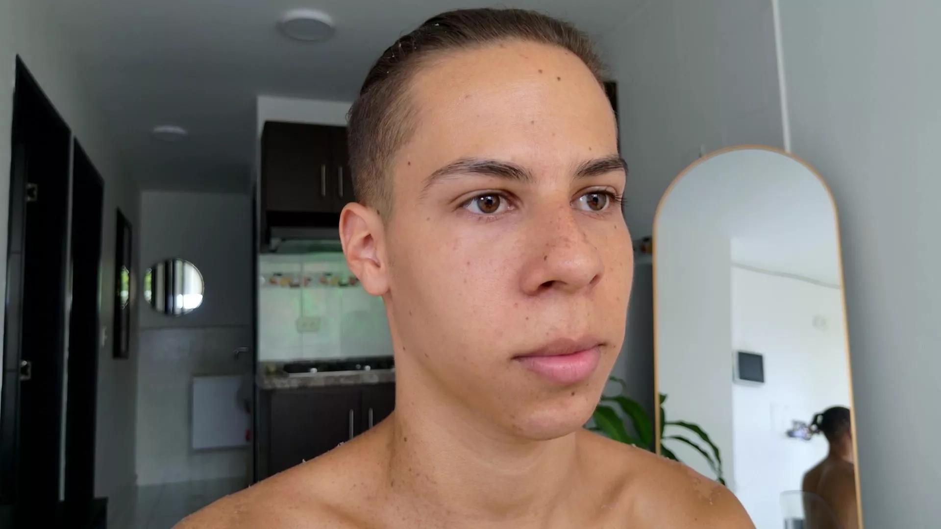 Grey___27 on Cam4 