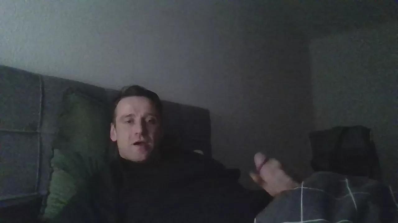 hartdickleon on Cam4 