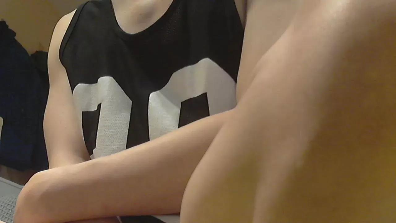 howhow22 on Cam4 