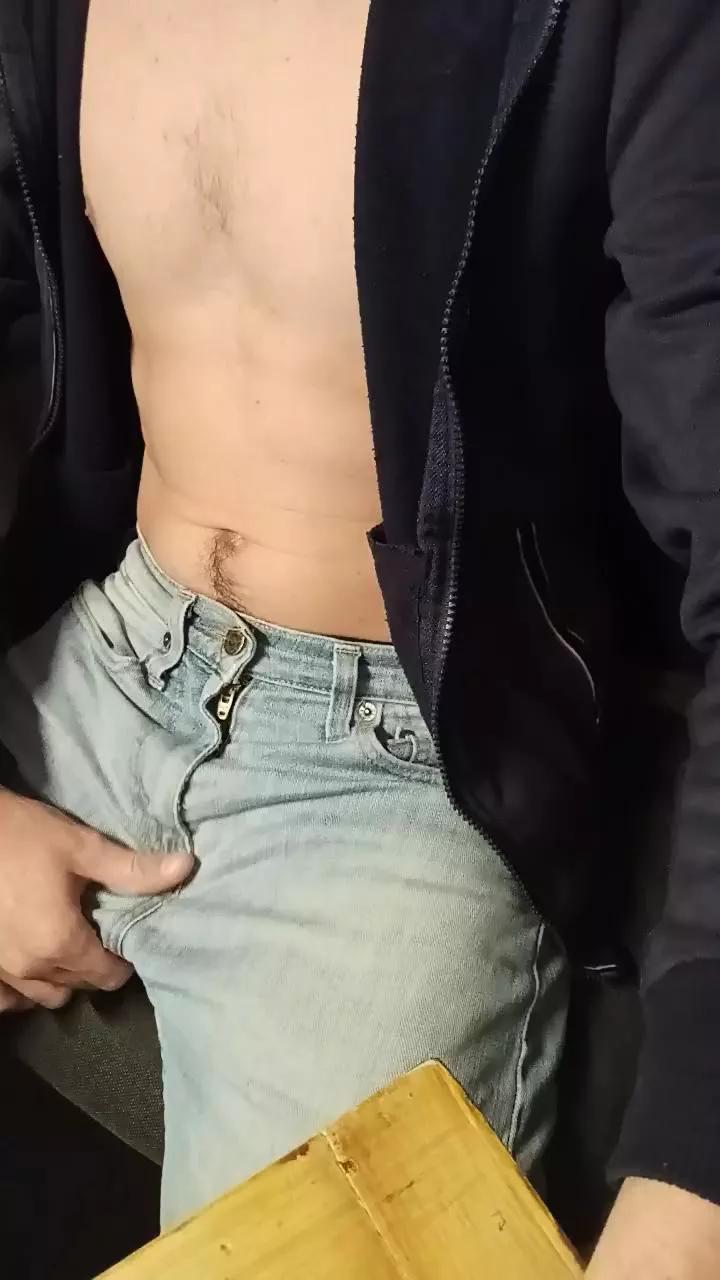hungtwink5 on Cam4 