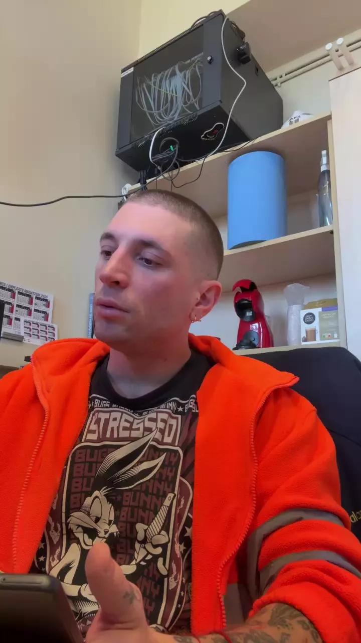 Hunterzito37 on Cam4 