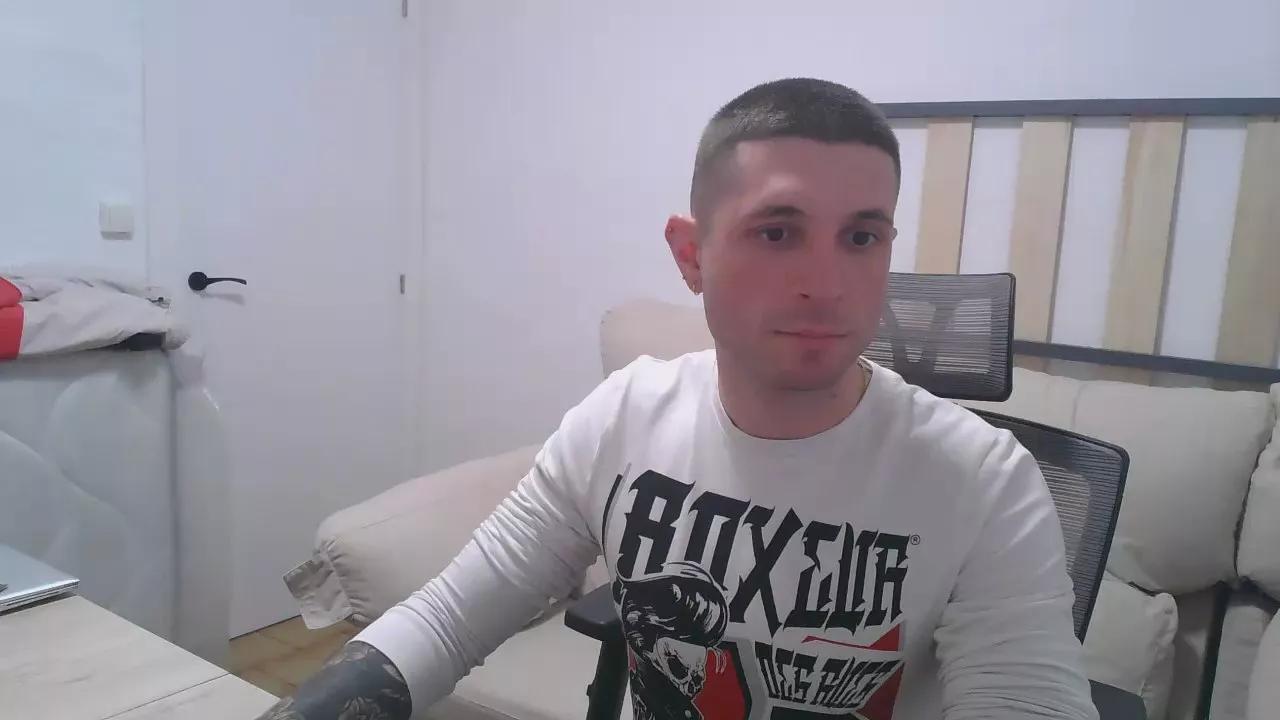 Hunterzito37 on Cam4 