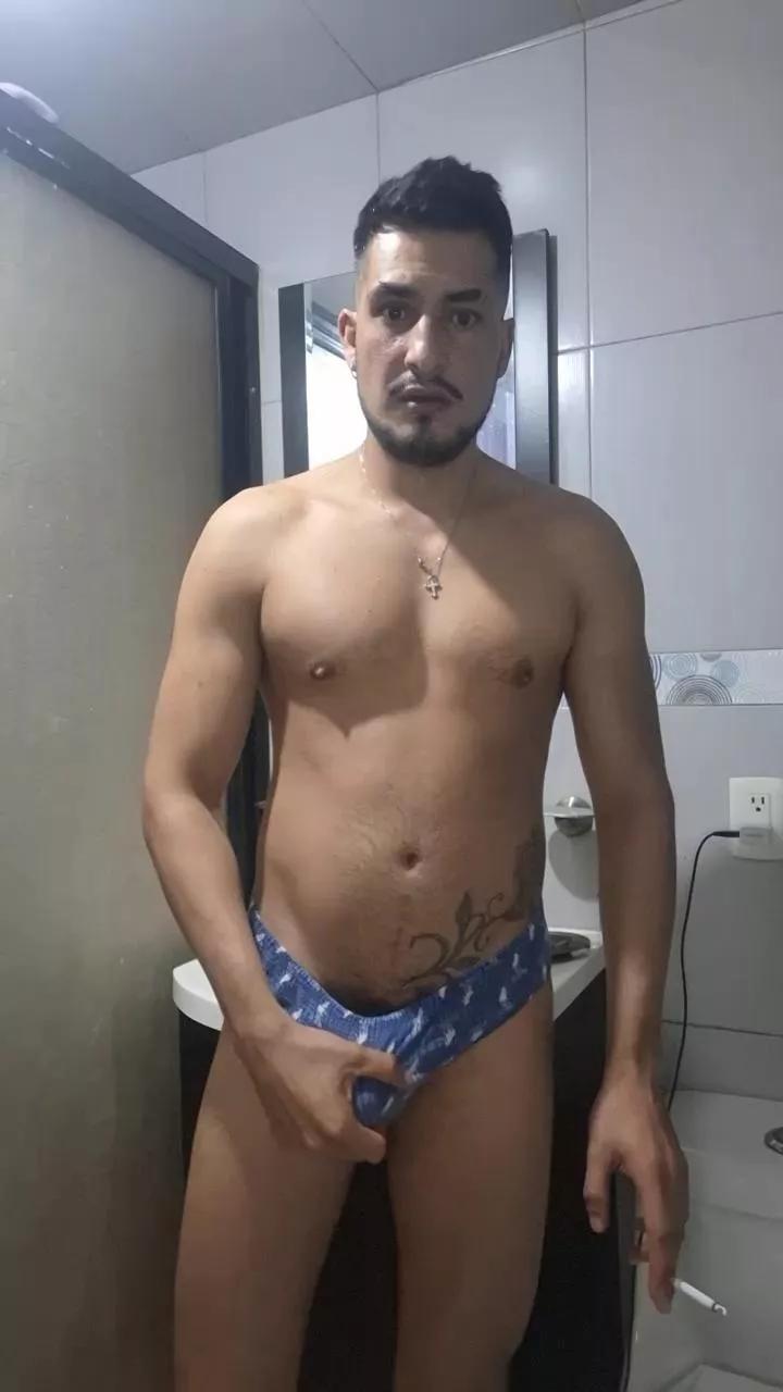 Isain3 on Cam4 