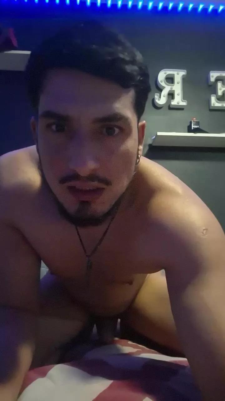 Isain3 on Cam4 