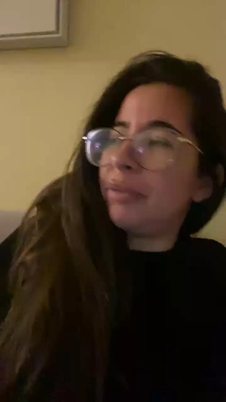 Isapekha on Cam4 