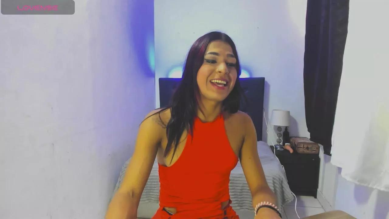 issa_kitty on Cam4 