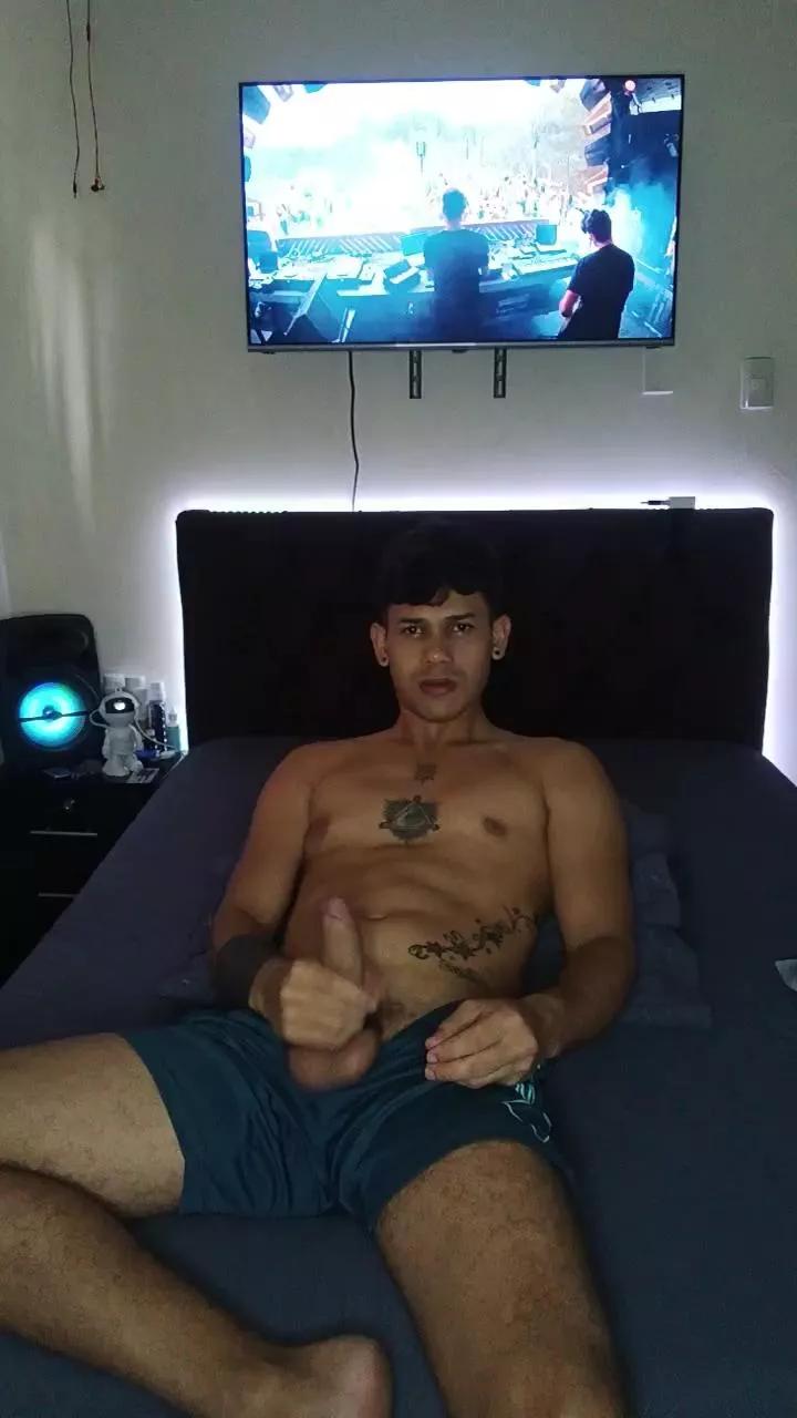 Jjosemanue1 on Cam4 