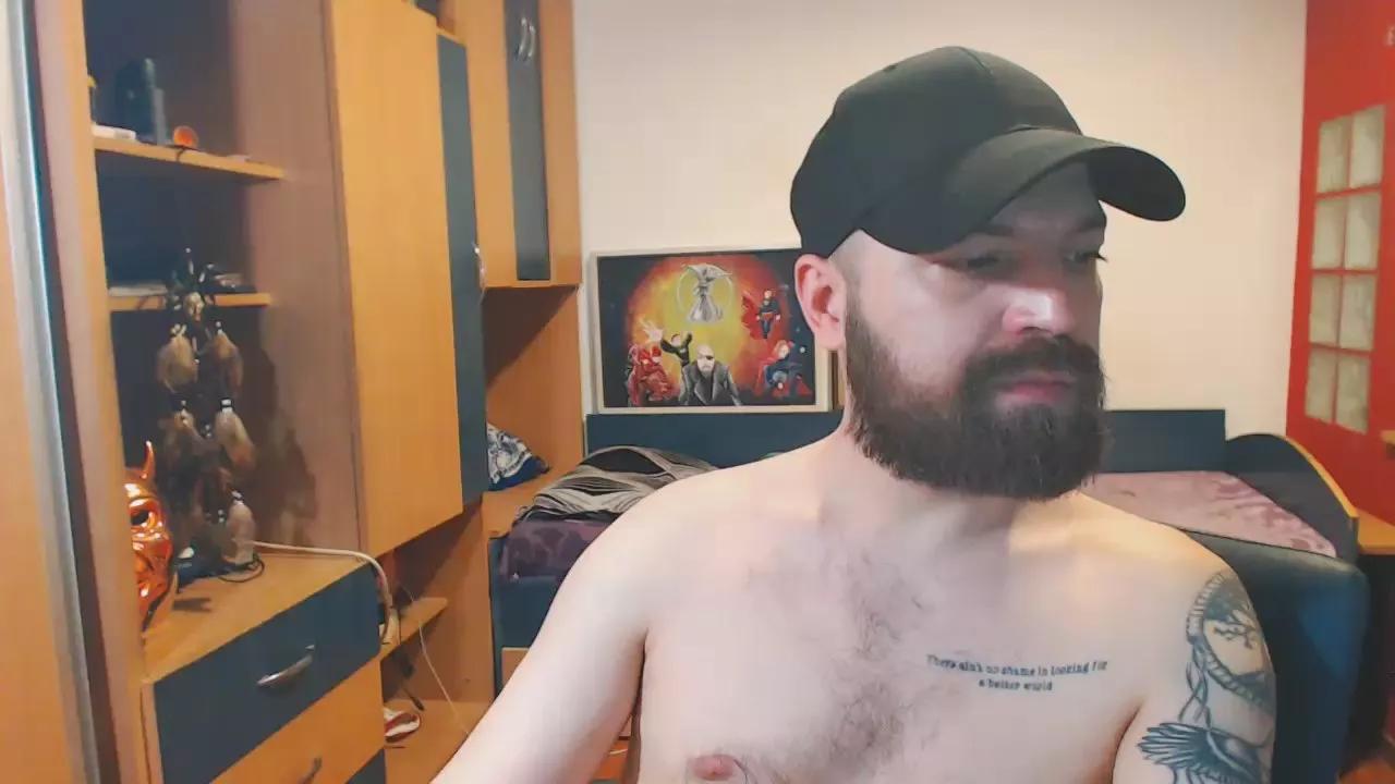 johnnylove22 on Cam4 