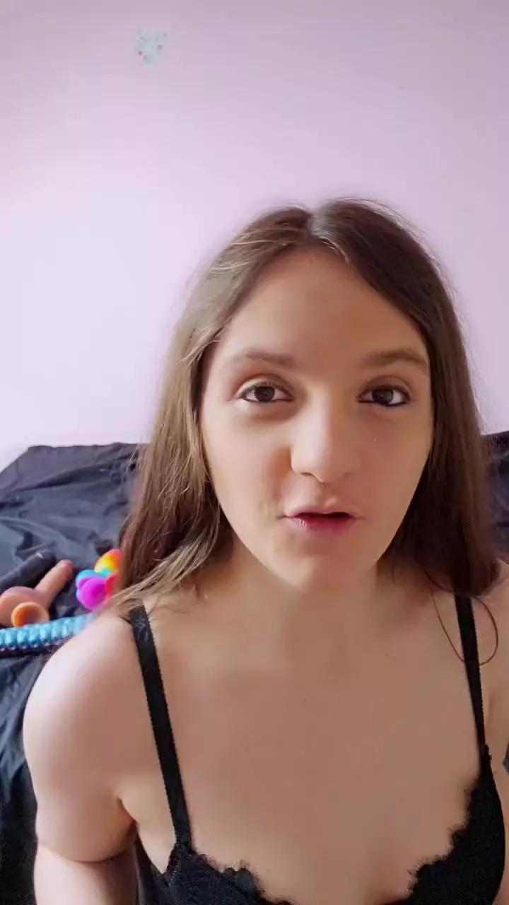 julia14000 on Cam4 