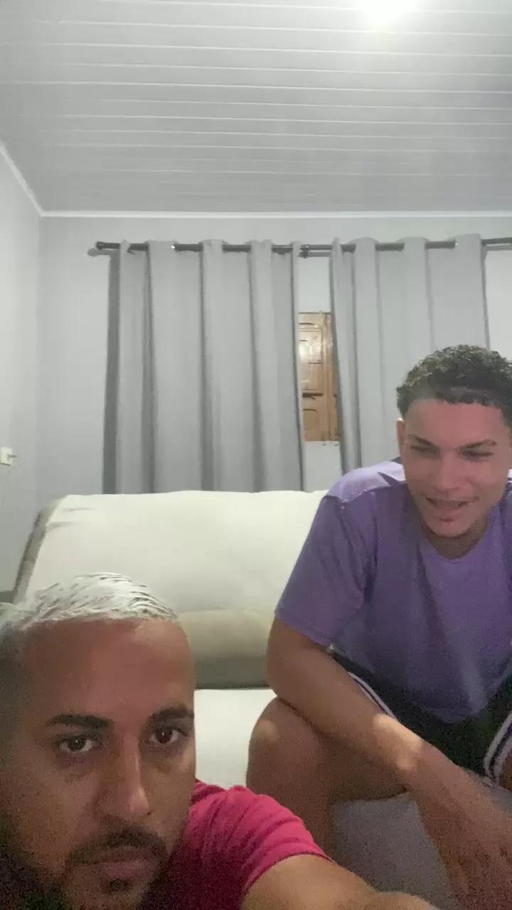 Junioputinho9 on Cam4 