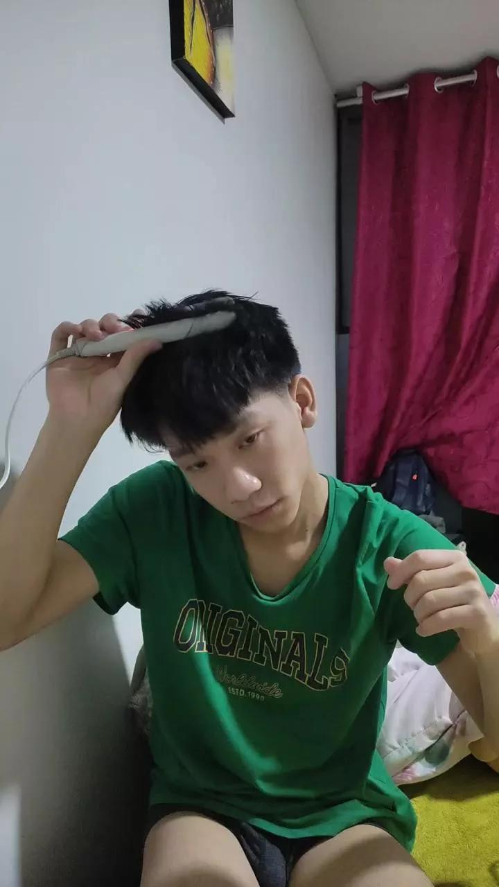 Kaiker_twink on Cam4 