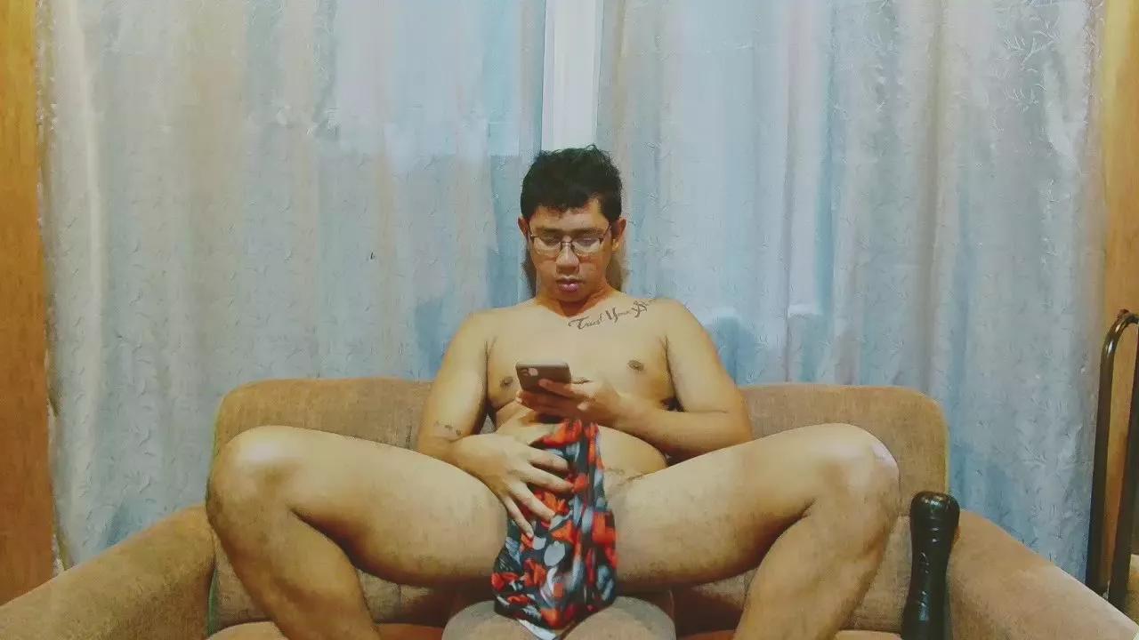 kevingrey22 on Cam4 