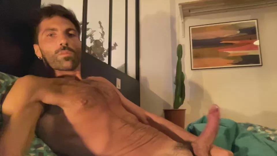 KiinkyBtm on Cam4 