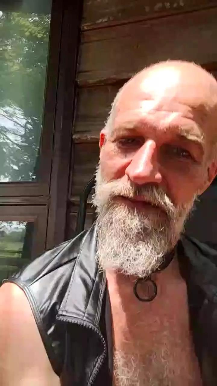 Kinky_canuck1 on Cam4 