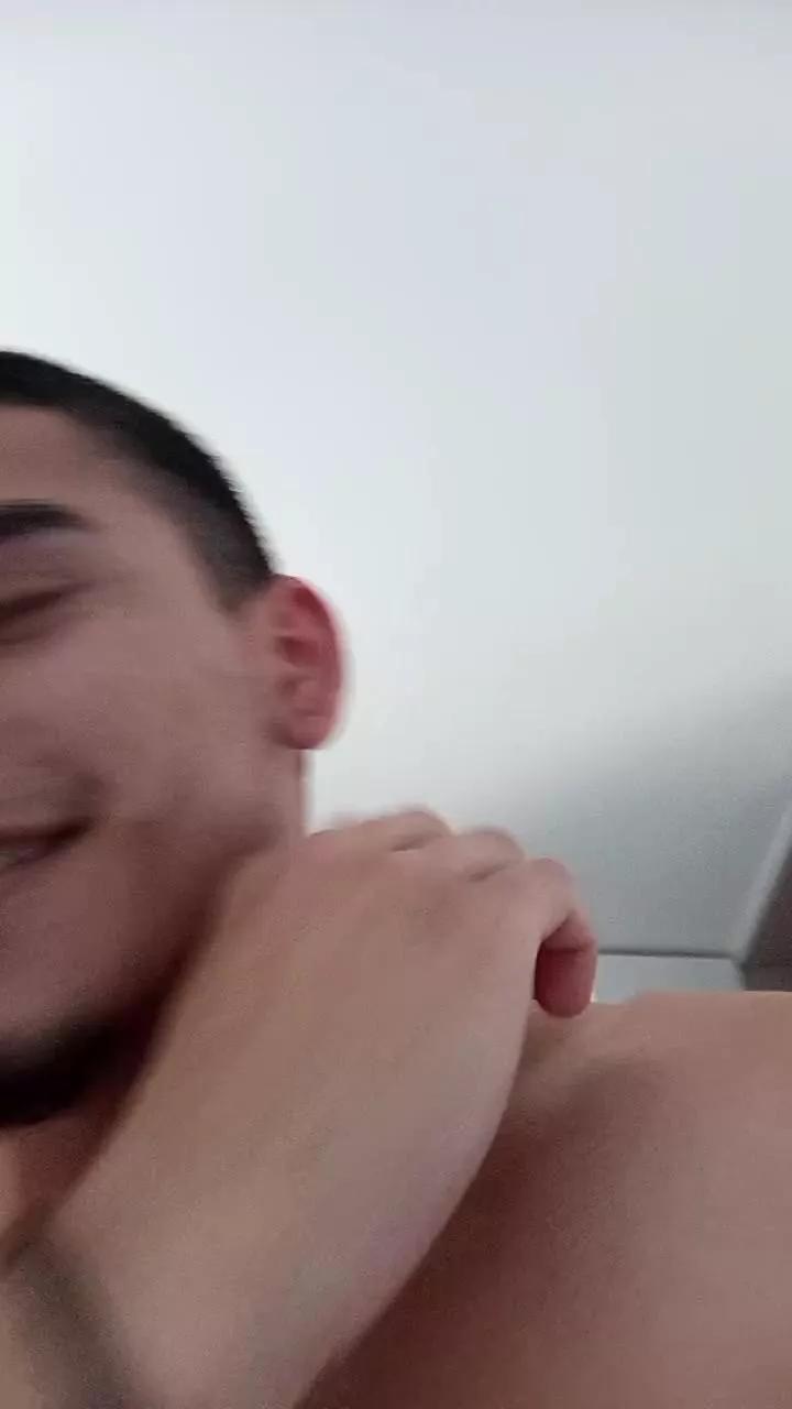 KunstCroff on Cam4 
