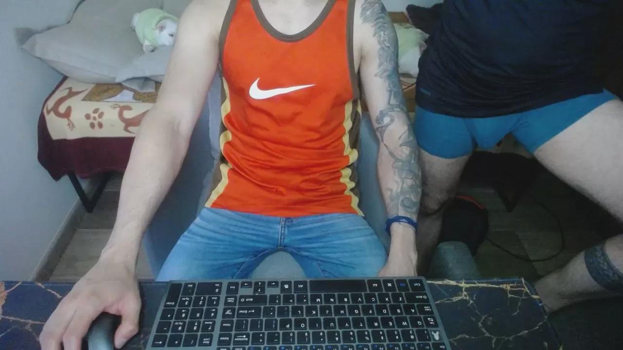 Lealboy on Cam4 