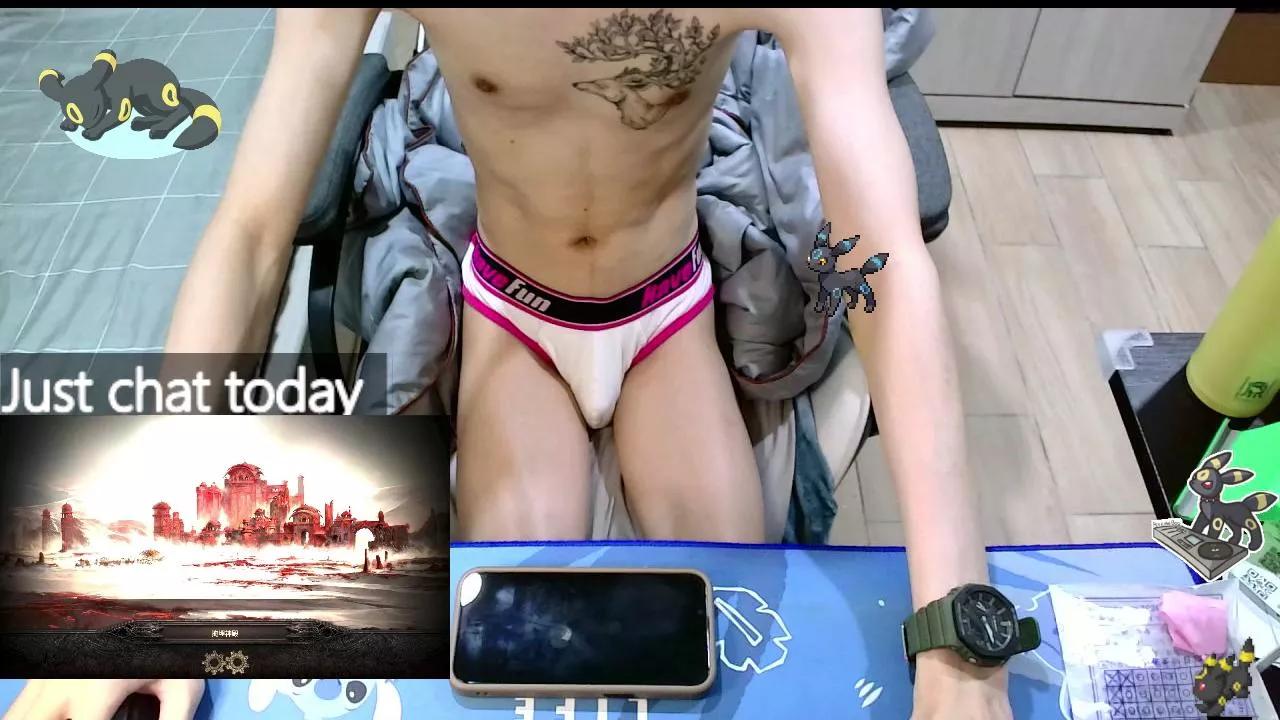 Leo0728 on Cam4 