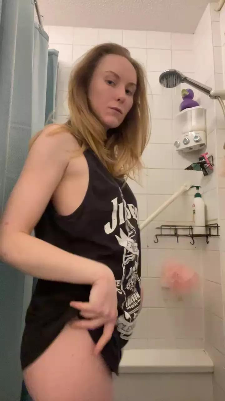 LilMissTightPus on Cam4 