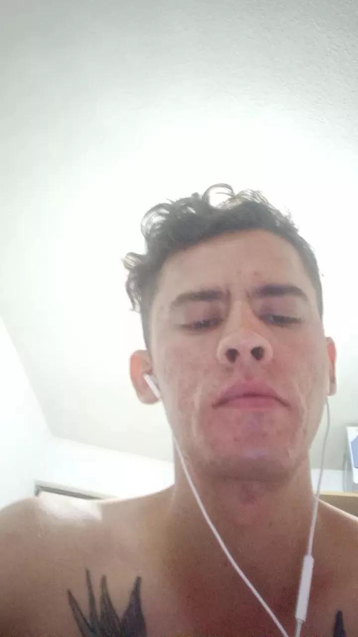 LuigiHL on Cam4 