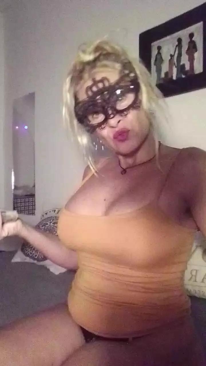 luli70hot on Cam4 